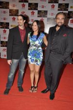 Kabir Bedi, Nisha Harale, Adam Bedi at Big Star Awards red carpet in Mumbai on 16th Dec 2012 (8).JPG